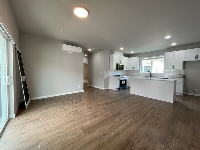 Photo - Sleek & Spacious: 2-Bed, 2-Bath with Doubl... Apartment
