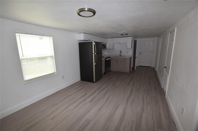 Foto del edificio - 905 W 12th St