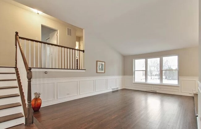 Building Photo - 626 Lavergne Ave