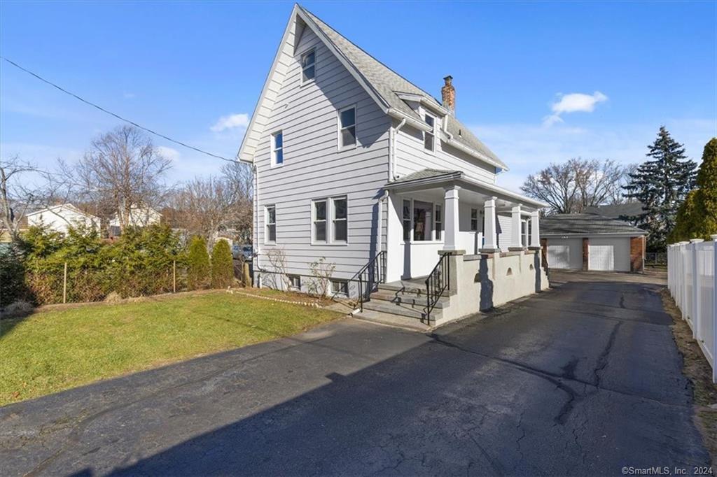Primary Photo - 221 Townsend Ave