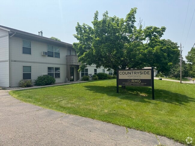Building Photo - Countryside Apartments