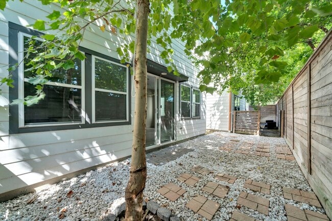 Foto del edificio - 9551 Neuens Rd