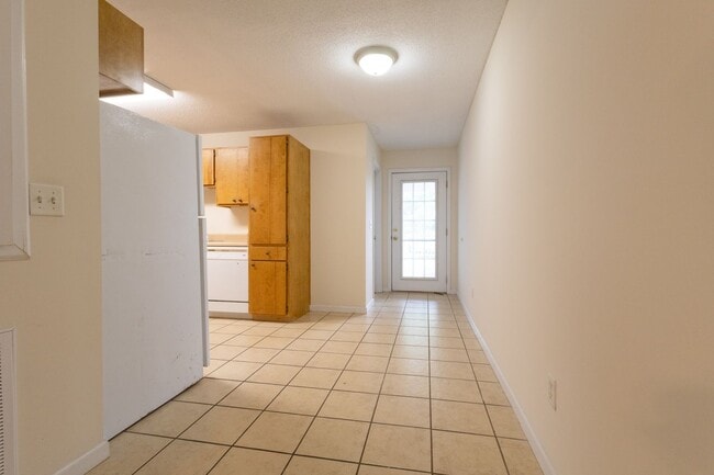 Building Photo - 824 Folmar St