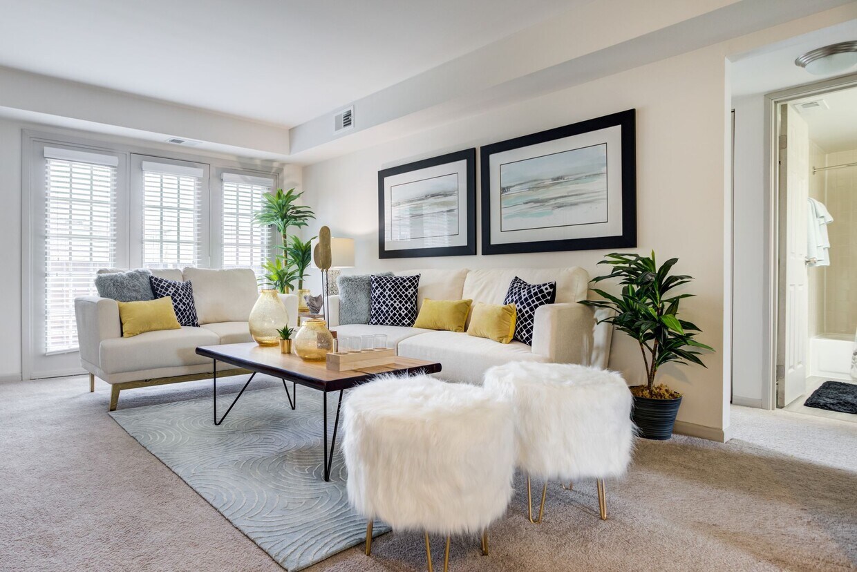 Reserve At Hoffman Estates Apartments in Hoffman Estates, IL