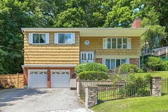 Building Photo - 80 Hickory Hill Dr