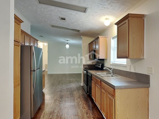 Foto del edificio - 495 Hunnicut Rd SE