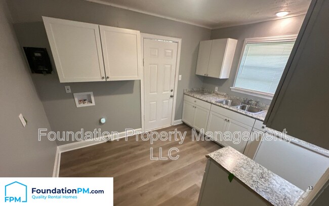 Foto del edificio - 3101 Sunrise St