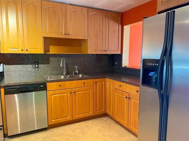 Foto del edificio - 3 br, 2.5 bath Townhome - 1072 NW 98th Ter...