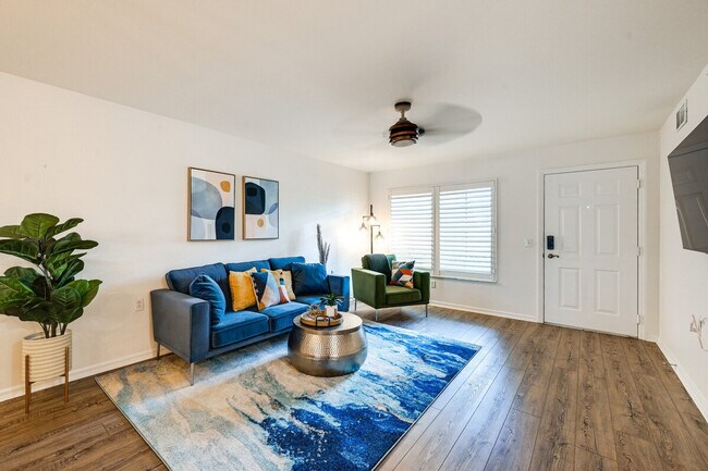 Building Photo - 4940 Cougar Ct S