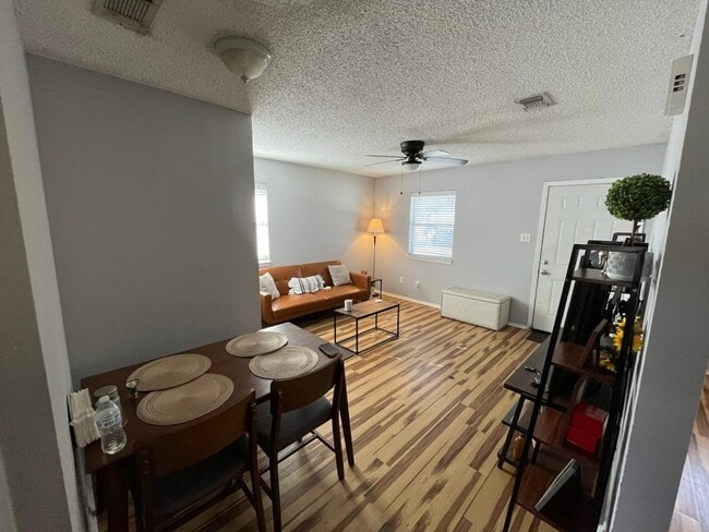 Building Photo - 1411 5th Ave