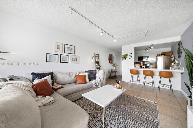 Foto del edificio - 2150 SW 16th Ave