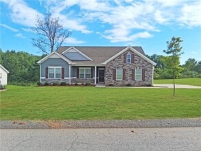 Building Photo - 142 Planters Ln