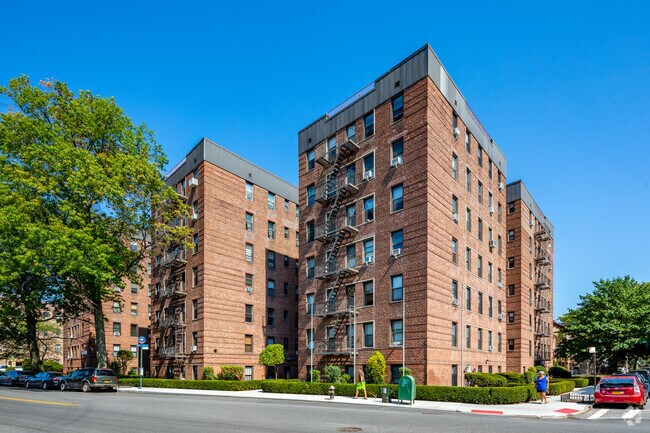 Building Photo - 302 96th St