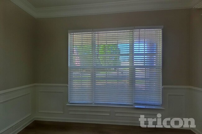 Foto del edificio - 1413 Eastway Dr