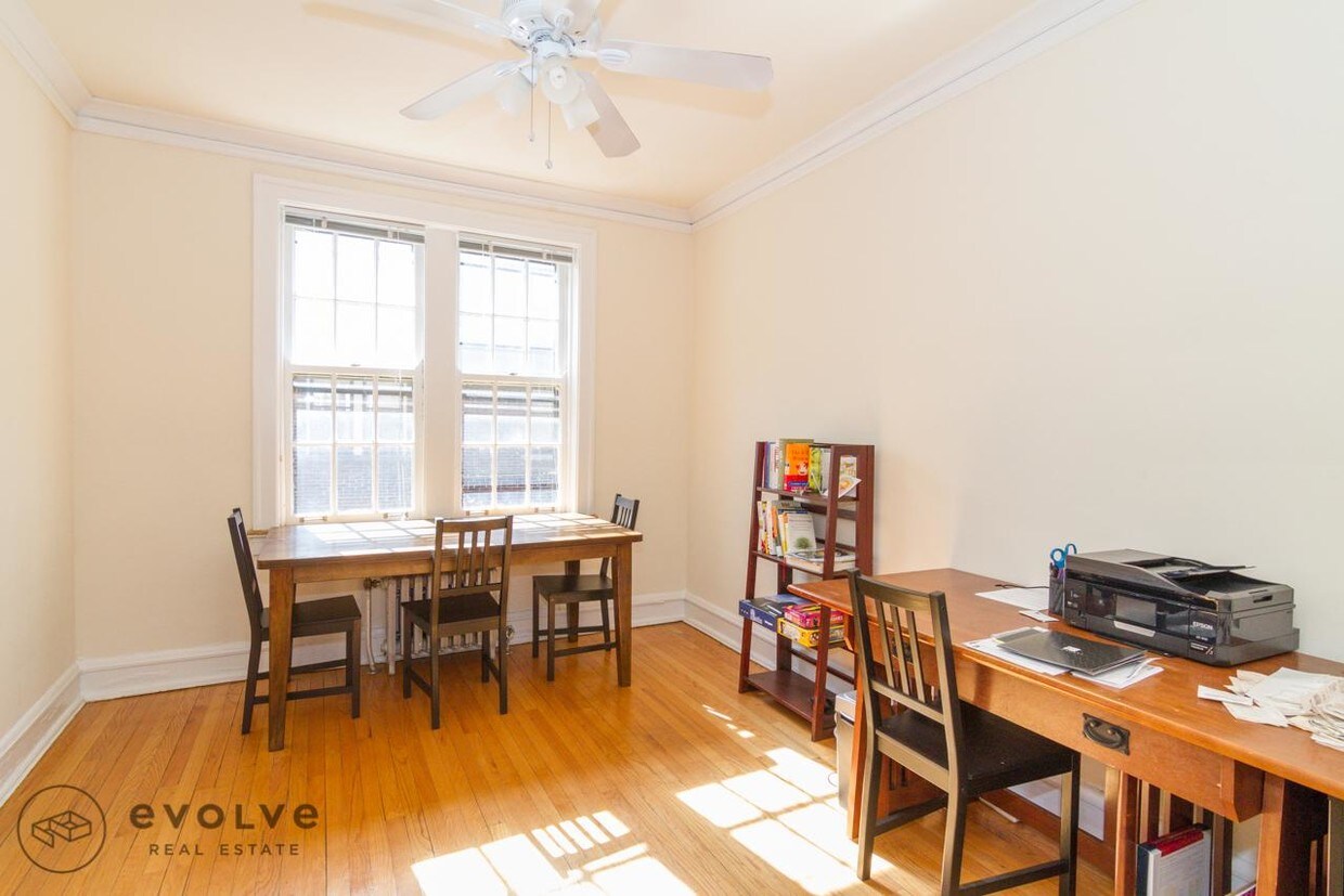 Foto principal - 609 Sheridan Rd