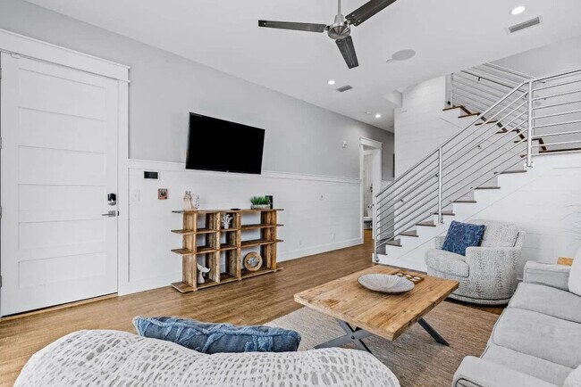 Foto del edificio - 14324 Front Beach Rd