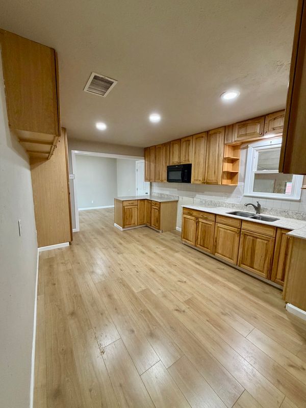 Foto del edificio - 519 E 56th St