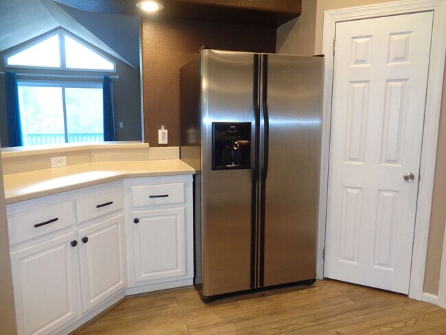 Foto del edificio - 4511 Gray Fox Heights