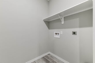 Building Photo - 106 County Rd 3704