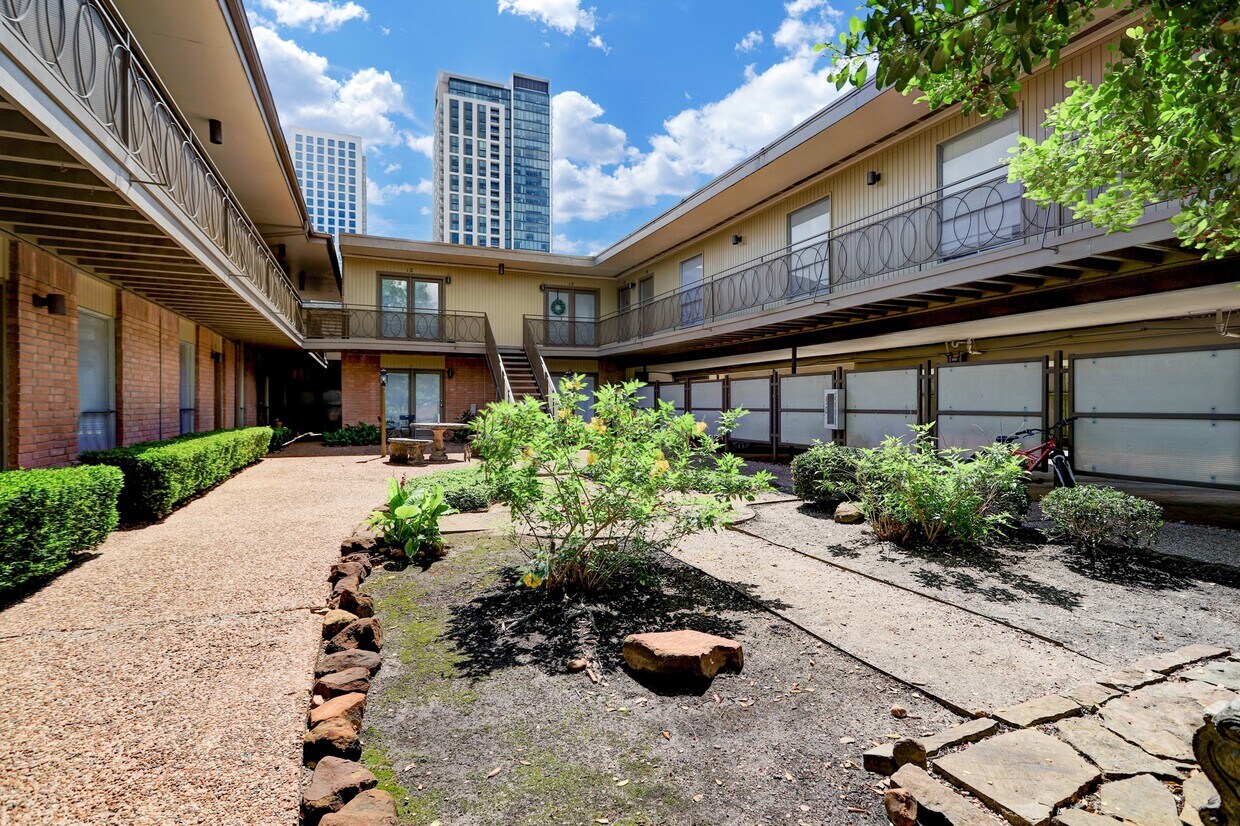 Building Photo - 3407 Graustark St