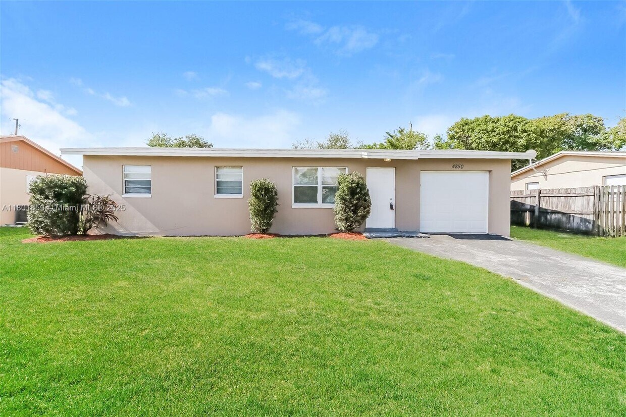 Foto principal - 4850 Andros Dr