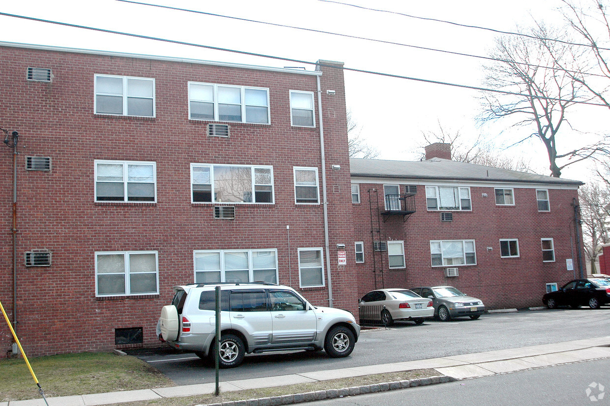 Building Photo - 67 Elmore Ave