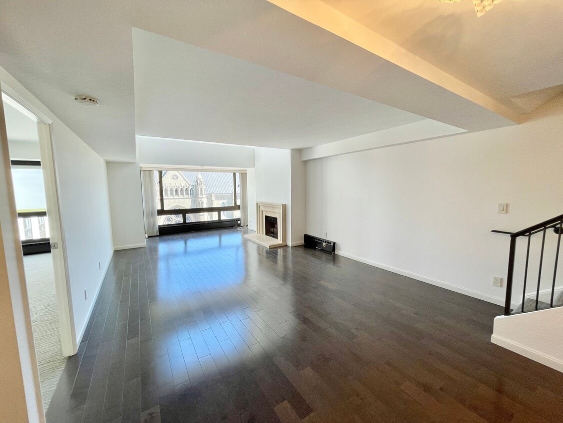 Iconic Gramercy Towers! 2 Story 2BR/2.5BA! 1,745SqFt! VIEWS! Pool! Fitness! Pet! Parking! Laund... - Iconic Gramercy Towers! 2 Story 2BR/2.5BA! 1,745SqFt! VIEWS! Pool! Fitness! Pet! Parking! Laund...