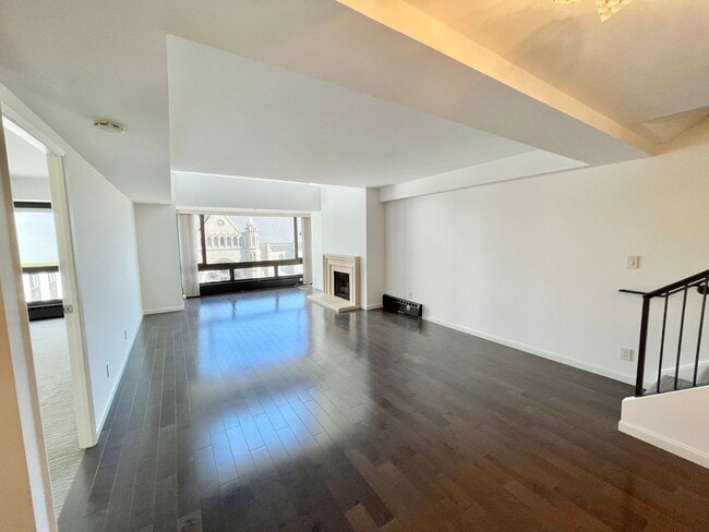 Iconic Gramercy Towers! 2 Story 2BR/2.5BA! 1,745SqFt! VIEWS! Pool! Fitness! Pet! Parking! Laund... - Iconic Gramercy Towers! 2 Story 2BR/2.5BA! 1,745SqFt!  VIEWS! Pool! Fitness! Pet! Parking!  Laund... Apartment