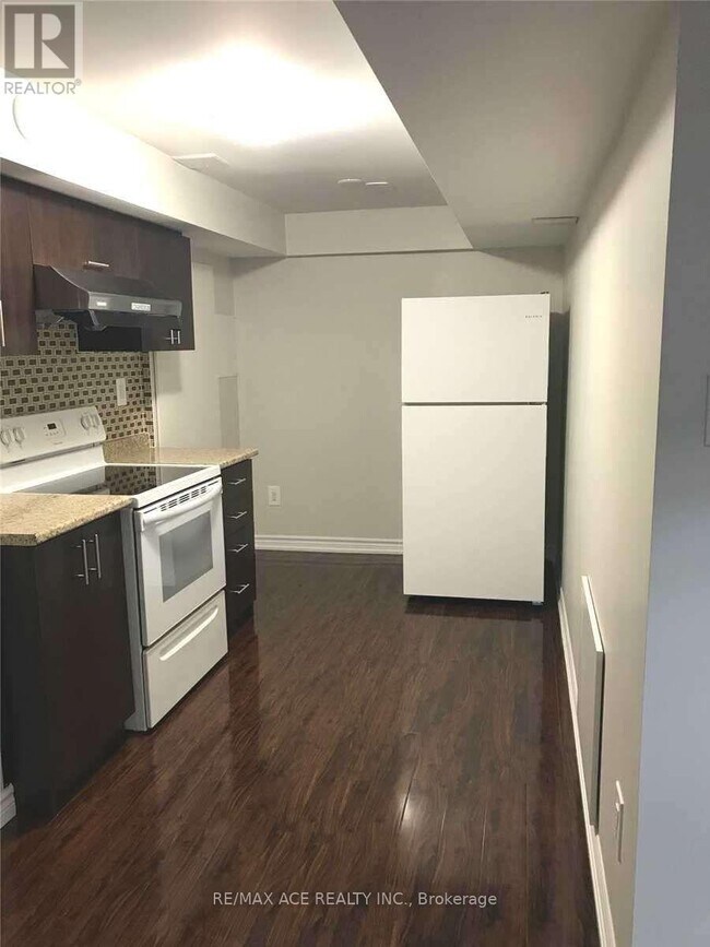 Building Photo - 42 Feather Reed Way