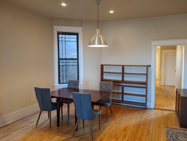 Foto del edificio - 2533 W Cortez St