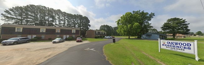 Building Photo - 800 Oakwood St