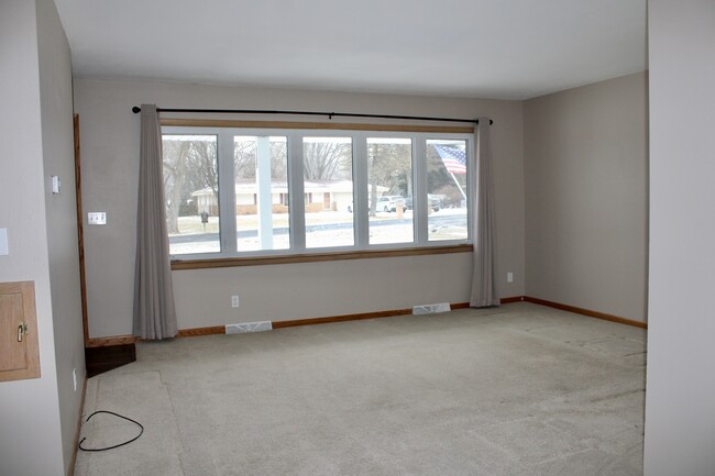 Living Room - N48W18961 Pleasant View Dr