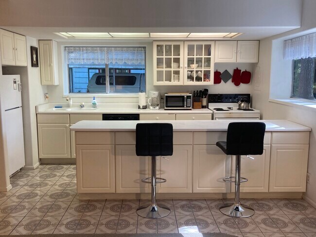 kitchen - 65357 E Bay Rd