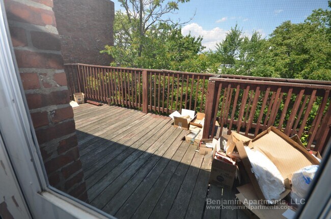 Foto del edificio - 83 Brighton Ave