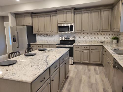 Foto del edificio - Charming 3 Bed, 2 Bath Home with Fireplace...