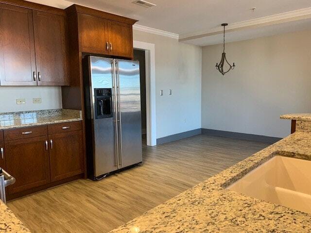 Building Photo - 2041 Overhill Drive, Unit 301