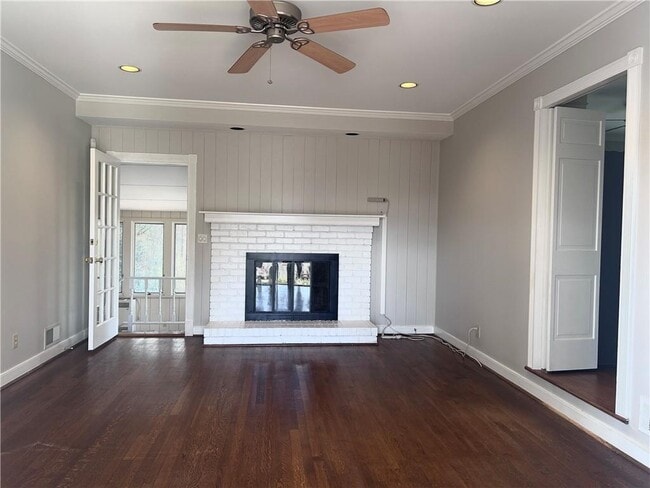 Building Photo - 119 Woodlawn Dr NE