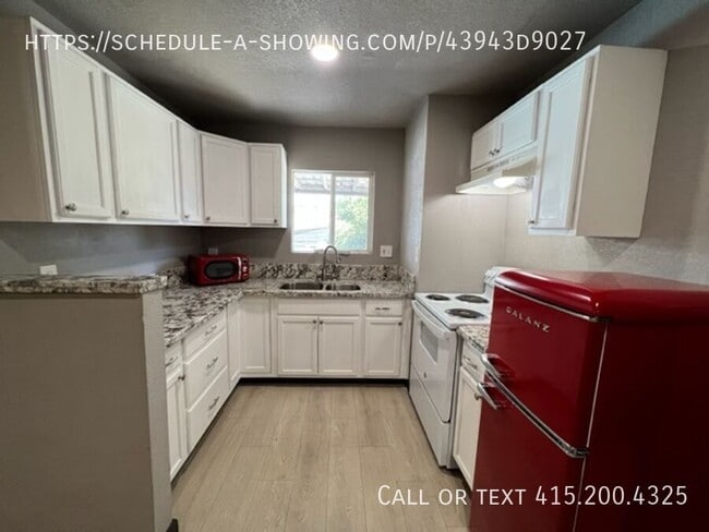 Building Photo - 224 N Maple Ave