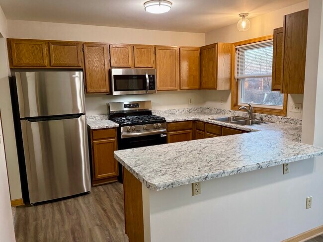 Building Photo - 2042 Cliff Alex Ct S