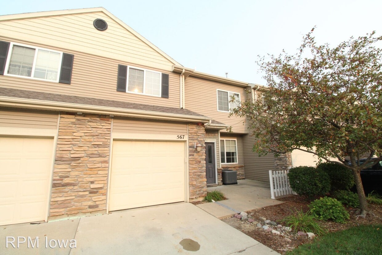 567 86th St, West Des Moines, IA 50266 House Rental in West Des