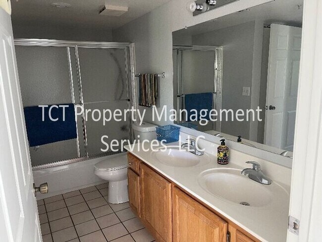 Building Photo - Charming one bedroom in AMAZING location!