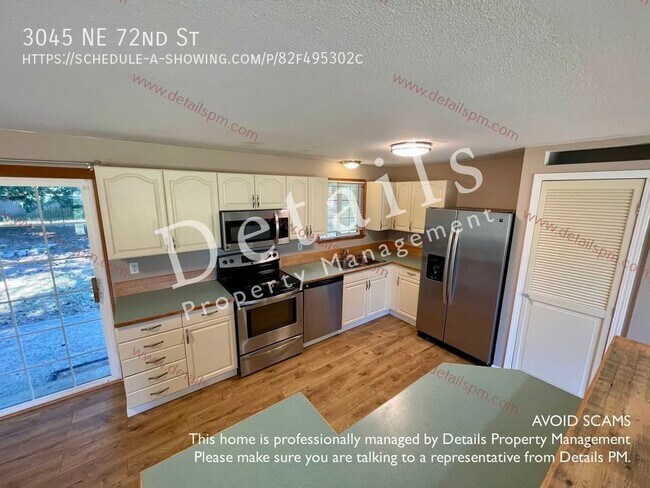Building Photo - **APPLICATIONS PENDING** Nicely Updated 3 ...
