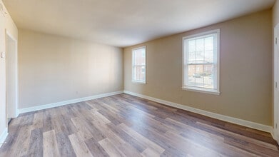 Interior Photo - Presidential Greens