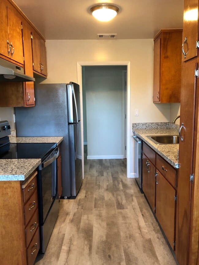kitchen - Merrilee Terrace Apartments