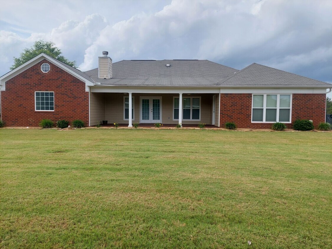Building Photo - Garrett Creek Subdivision