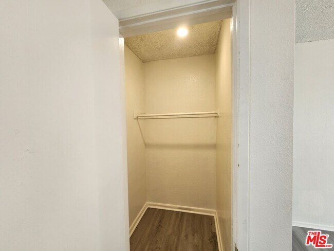 Foto del edificio - 534 W 47th St