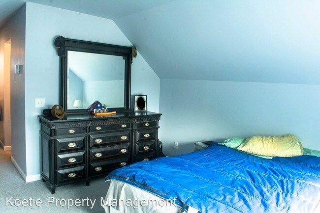 3 Br 2 Bath House 621 S Jerome St For In Oak Building Photo 3 Br 2 Bath House 621 S Jerome St