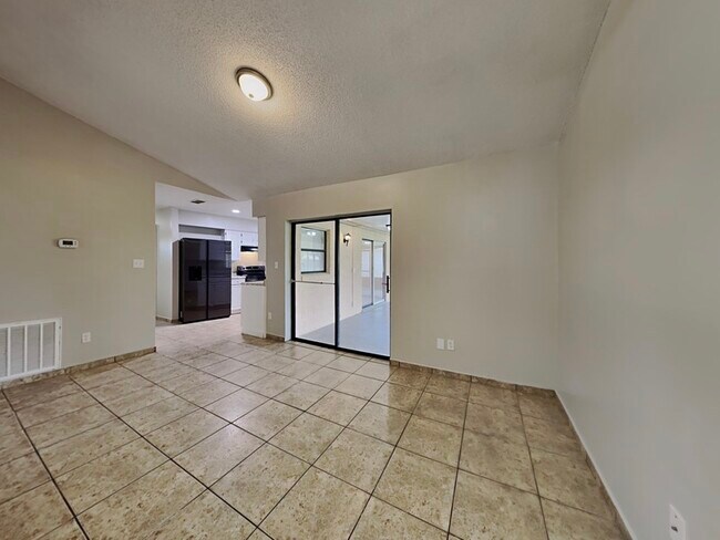 Building Photo - 266 Magellan Dr