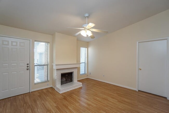 Building Photo - 2110 Wilcrest Dr