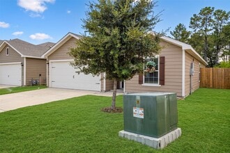 Building Photo - 23104 Shakespeare Dr